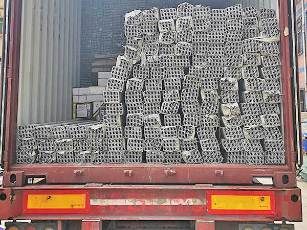 出貨裝(zhuang)櫃